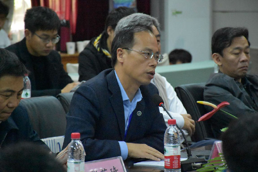 3.伊莉影片区
党委书记欧阳文峰讲话.jpg